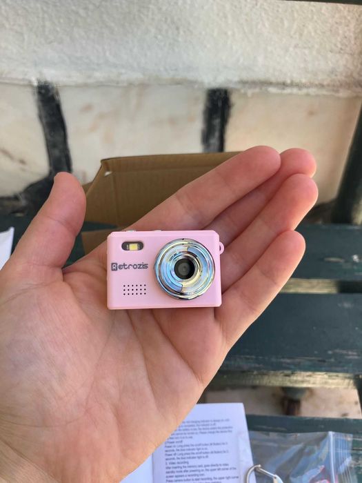 Mini câmara de vídeo e fotografia linda