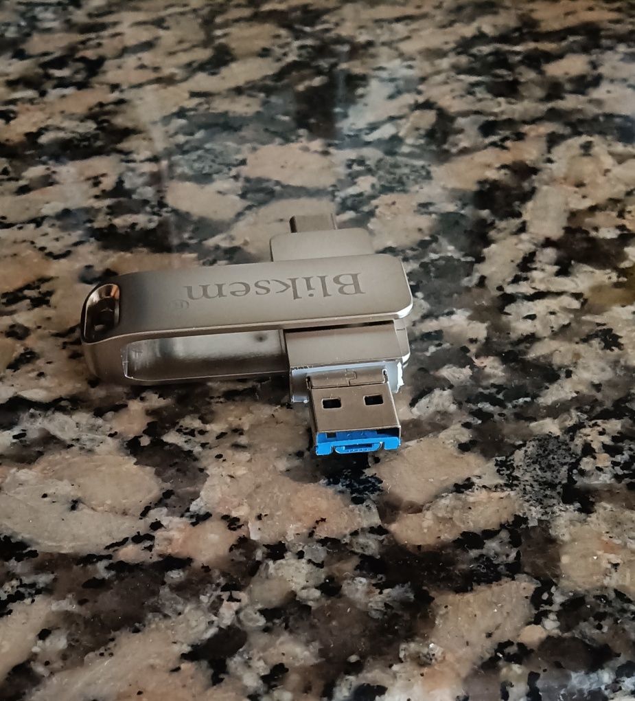 Pen Drive duas entradas 64GB ( USB-Tipo C)