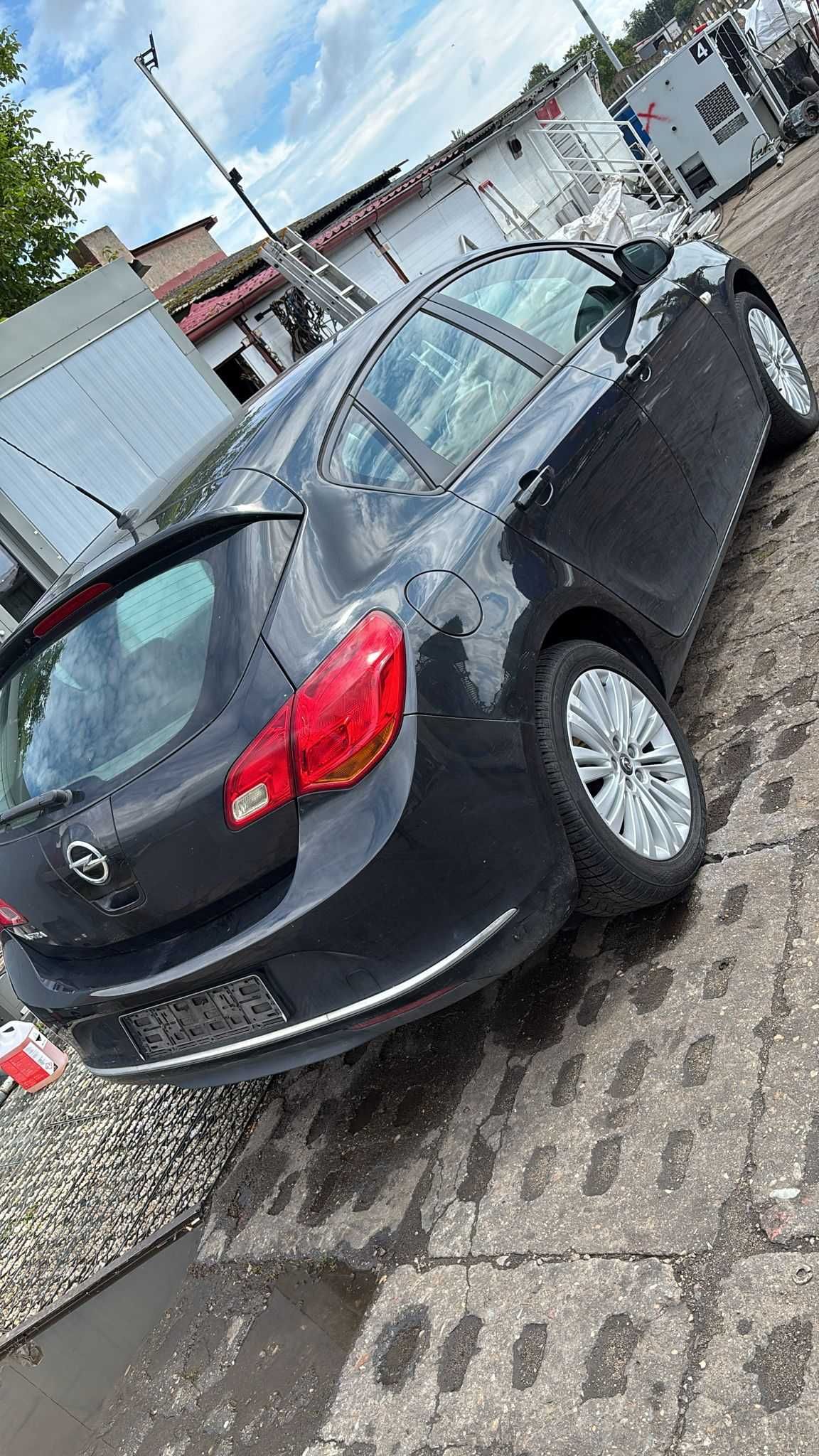 Sprzedam Opel ASTRA "J"