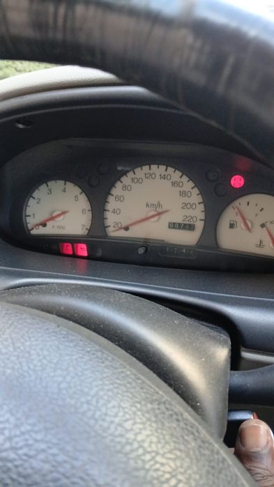 Está a venda este Ford fiesta