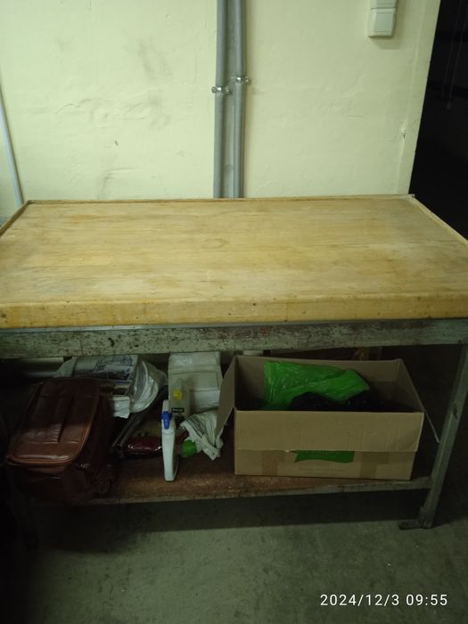 Столи і стільця(,кух.посуд