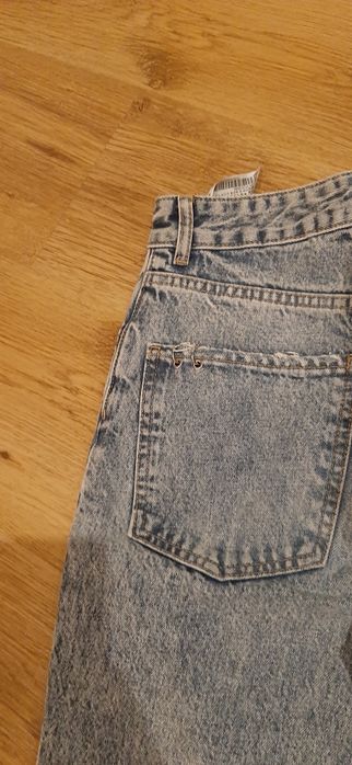 Jeansy Bershka Mom rozmiar 36