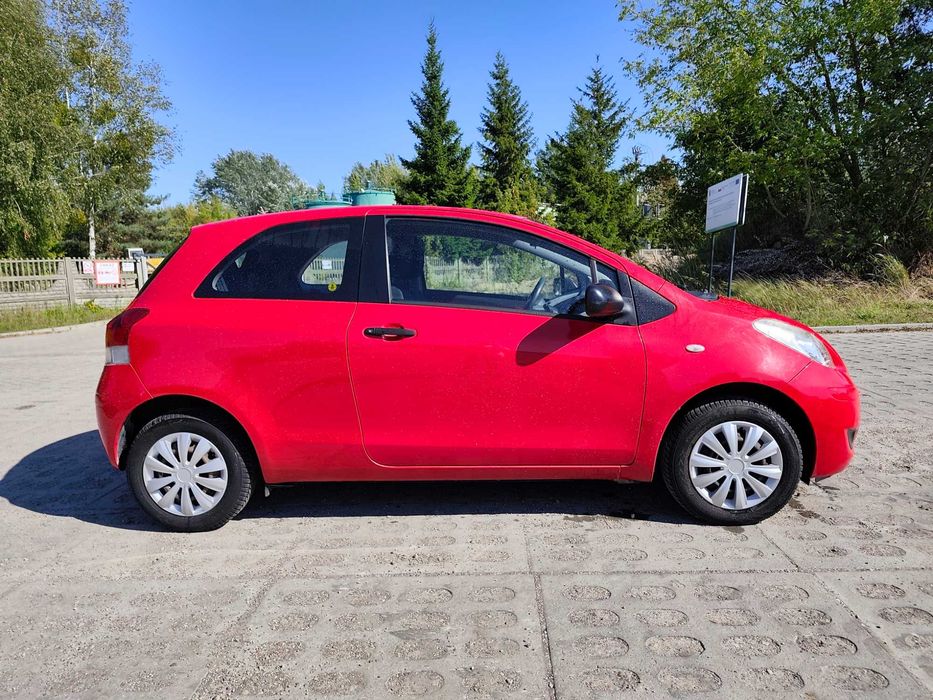 Toyota Yaris Mały przebieg Salon polska
