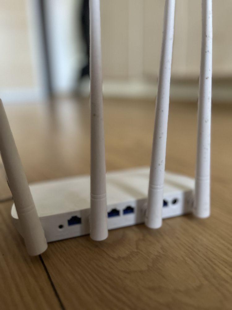 Wi-Fi роутер Tenda N300