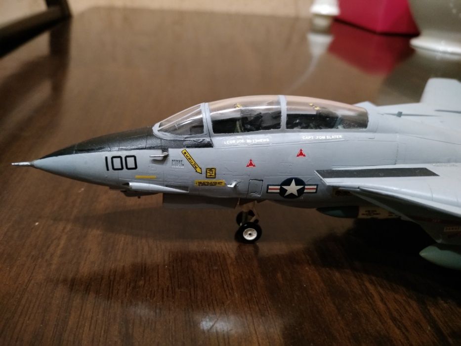 Модель самолёта f-14 tomcat academy 1/72