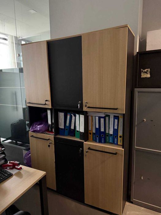 Офисная мебель шкафы столы