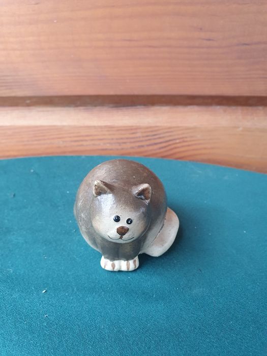 Ceramiczna figurka kota