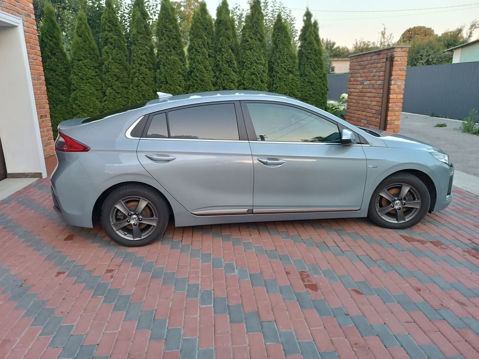 Hyundai Ioniq 28 кВ 12400$
