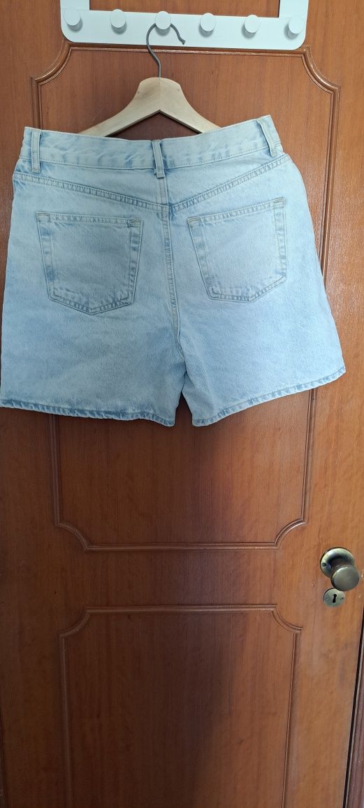 Calças de ganga shorts.