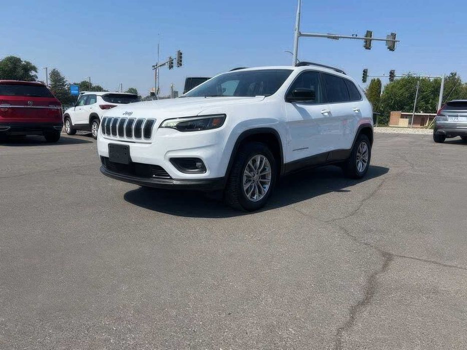 Jeep Cherokee Latitude Lux      2022