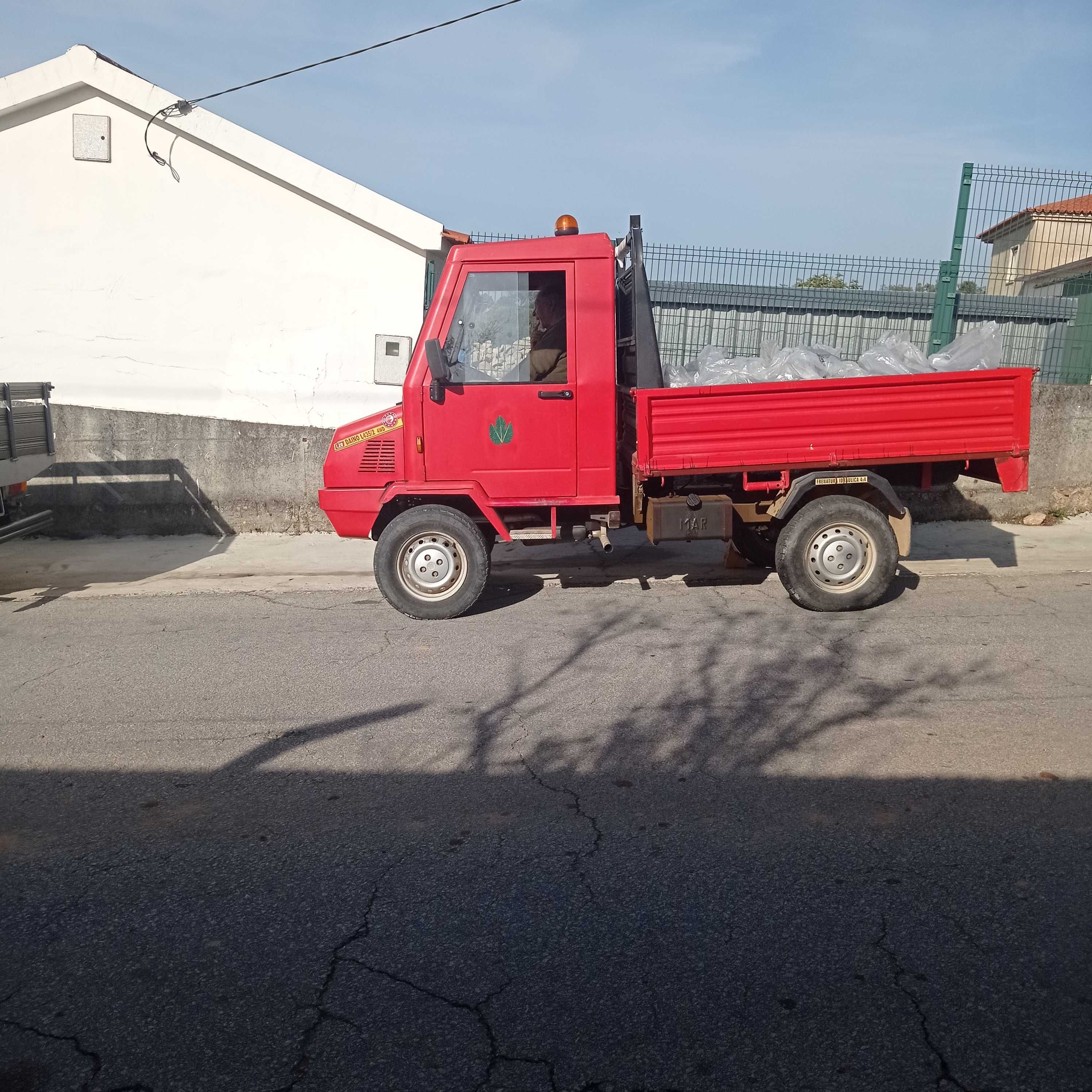 Vendo ou troco tratocarro