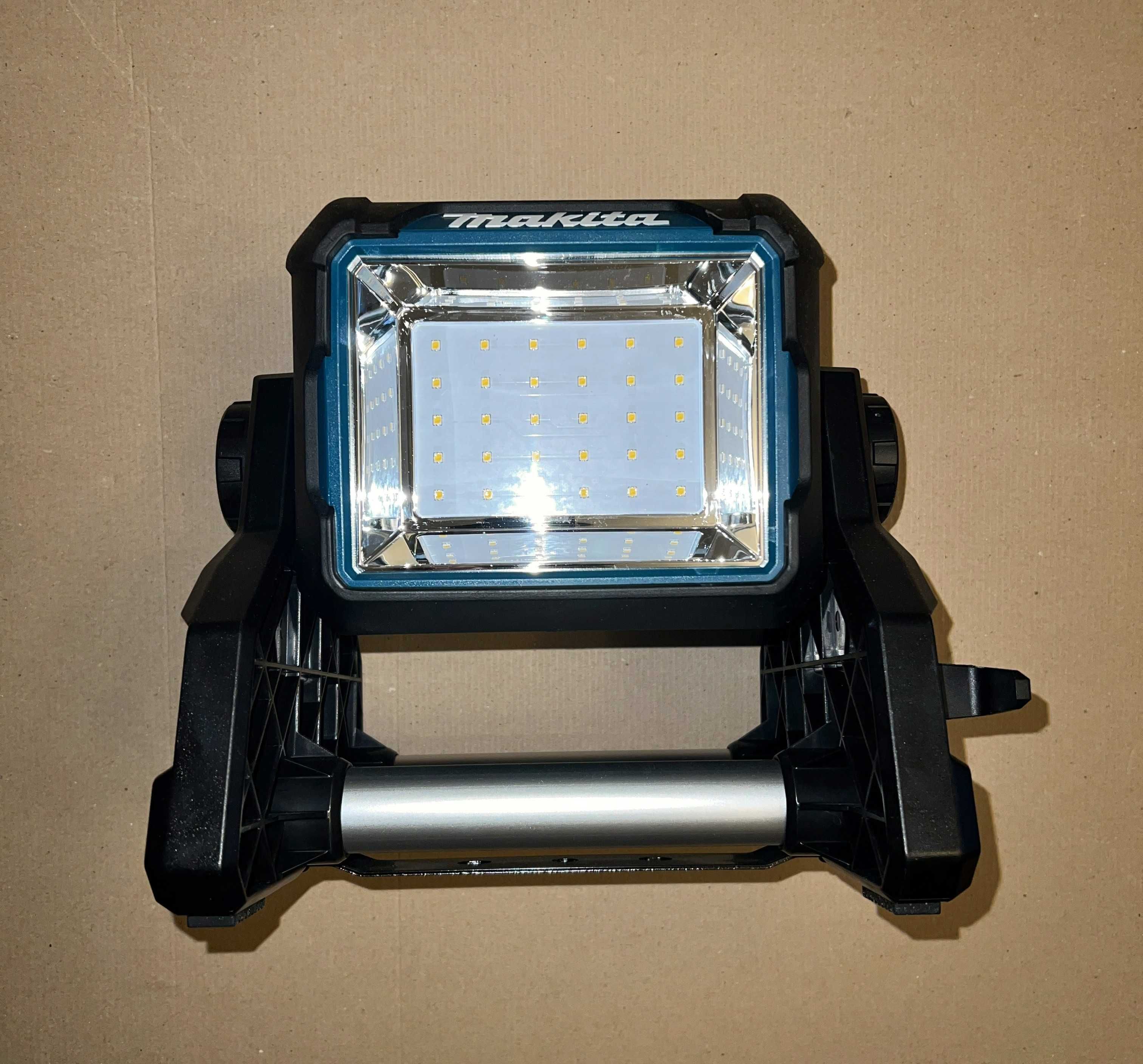 аккумуляторный LED фонарь DML811 LXT