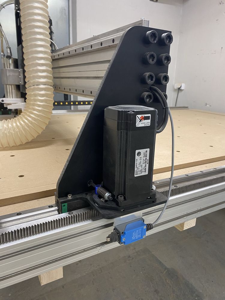 Frezarka cnc 2,2kW 130x255