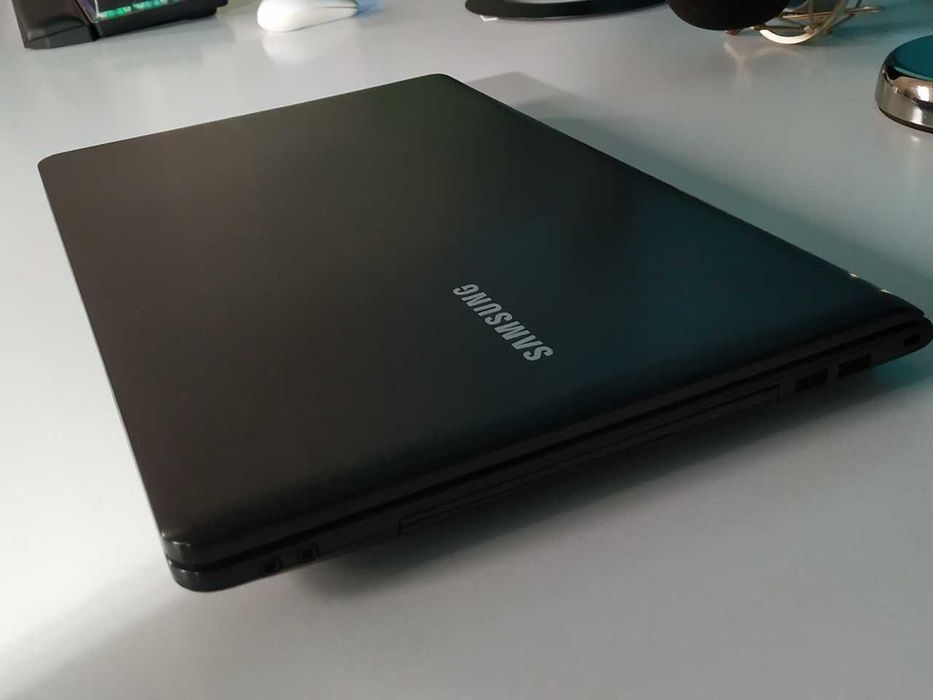 Laptop Samsung Intel ATi Radeon 15.6" Gwarancja 12 miesiecy