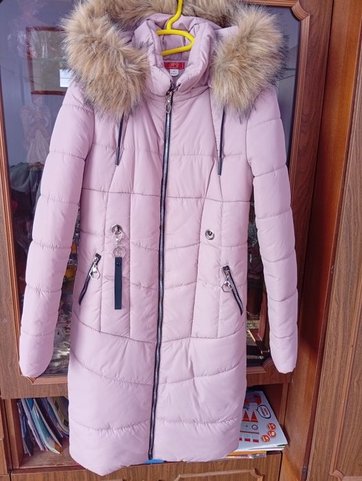 Жіночий зимовий плащ