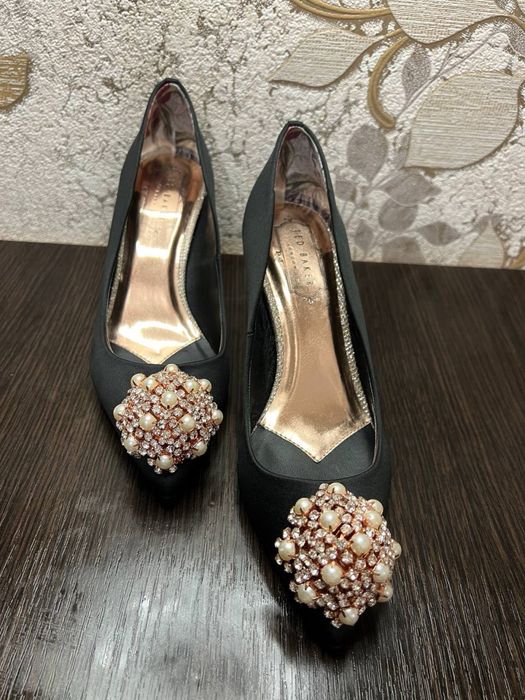 Продам чорні туфлі Ted Baker