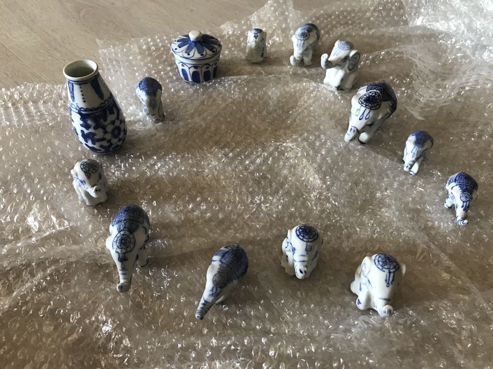 Miniaturas em porcelana