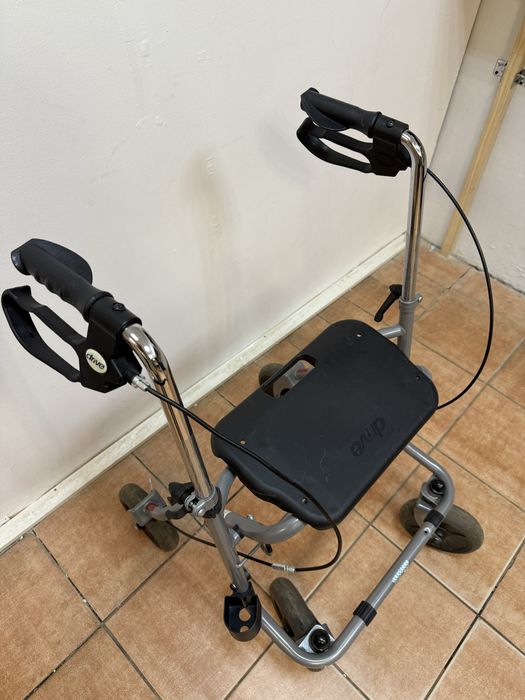 Ролатор ходунки з сидінням і кошиком,є багато в наявності !