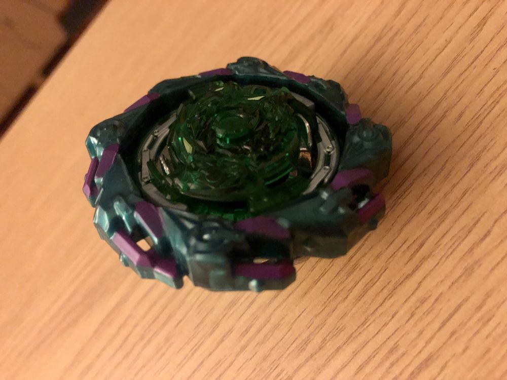 Beyblade ( Verde/Roxo )