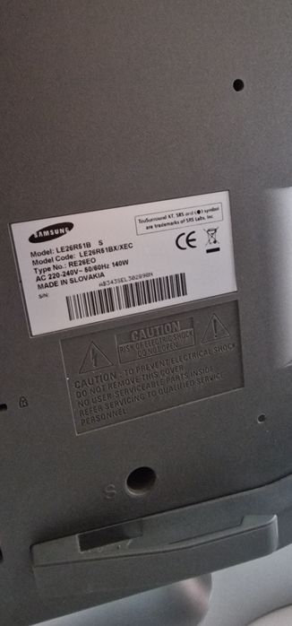 Modelo LE32R51B, TV LCD, SEM controle remoto.