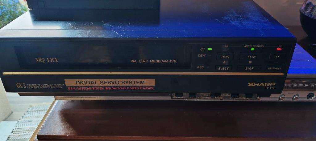 Vintage ,stary z lat 90 tych magnetowid.Stan mi nieznany.