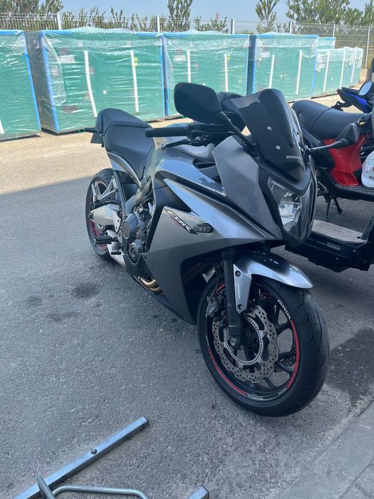 Honda CBR 650F (2017) – Como nova | 13.000 km | Vários Extras