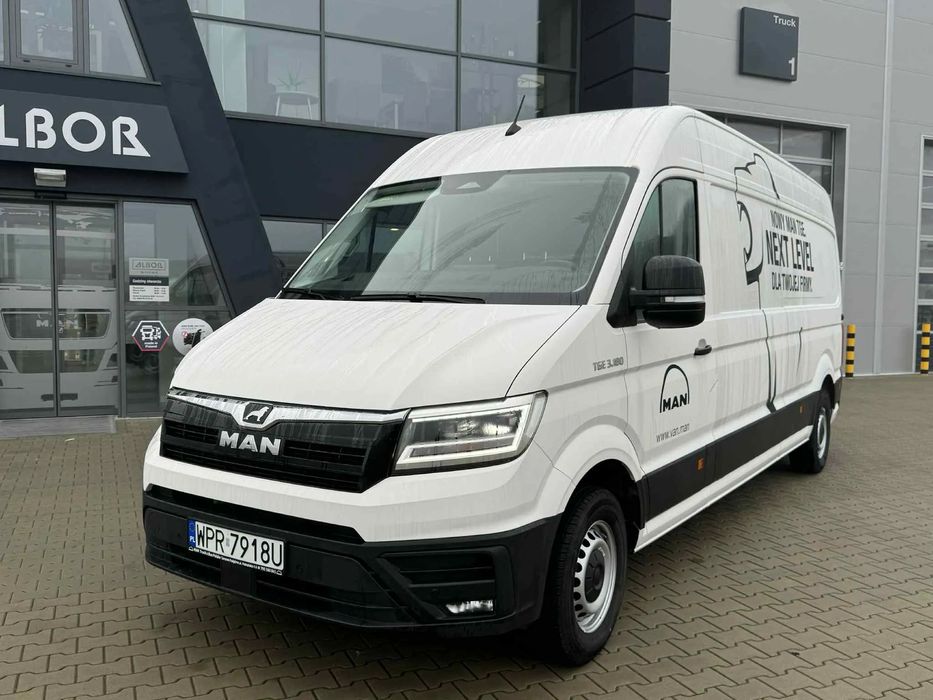 MAN TGE 3.180 FURGON 4x2F SB  Numer oferty D1 / Rok produkcji 2025/ Pojazd DEMO