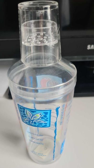 Plastikowy shaker do koktajli