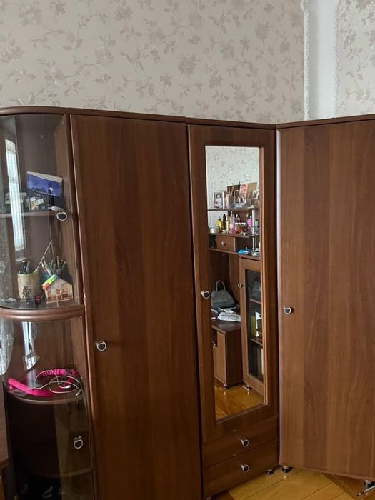 Шафа кутова з комодом