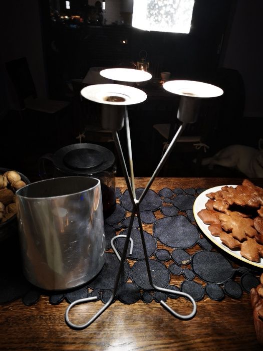 świecznik i wazonik metalowy komplet