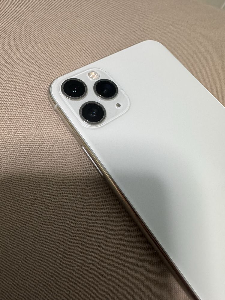 Iphone 11 Pro Max 512GB, stan bardzo dobry, biały, etui
