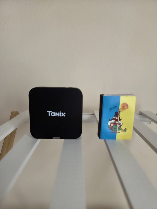 ТБ Андроїд приставка Tanix