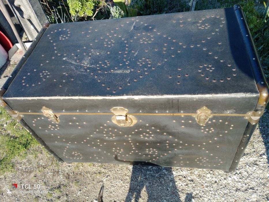 Arca muito antiga a precisar de restauro.