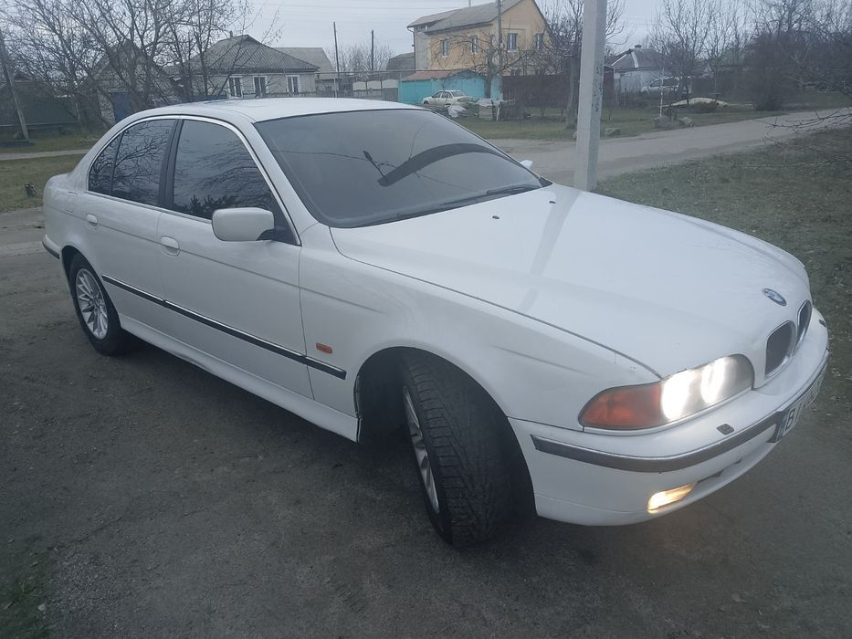Продам гарну BMW E39