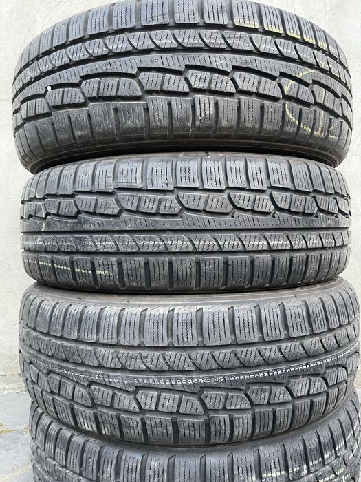 Резина б/у Зима Nokian 215/65R17