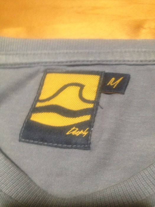 T-shirt Deeply