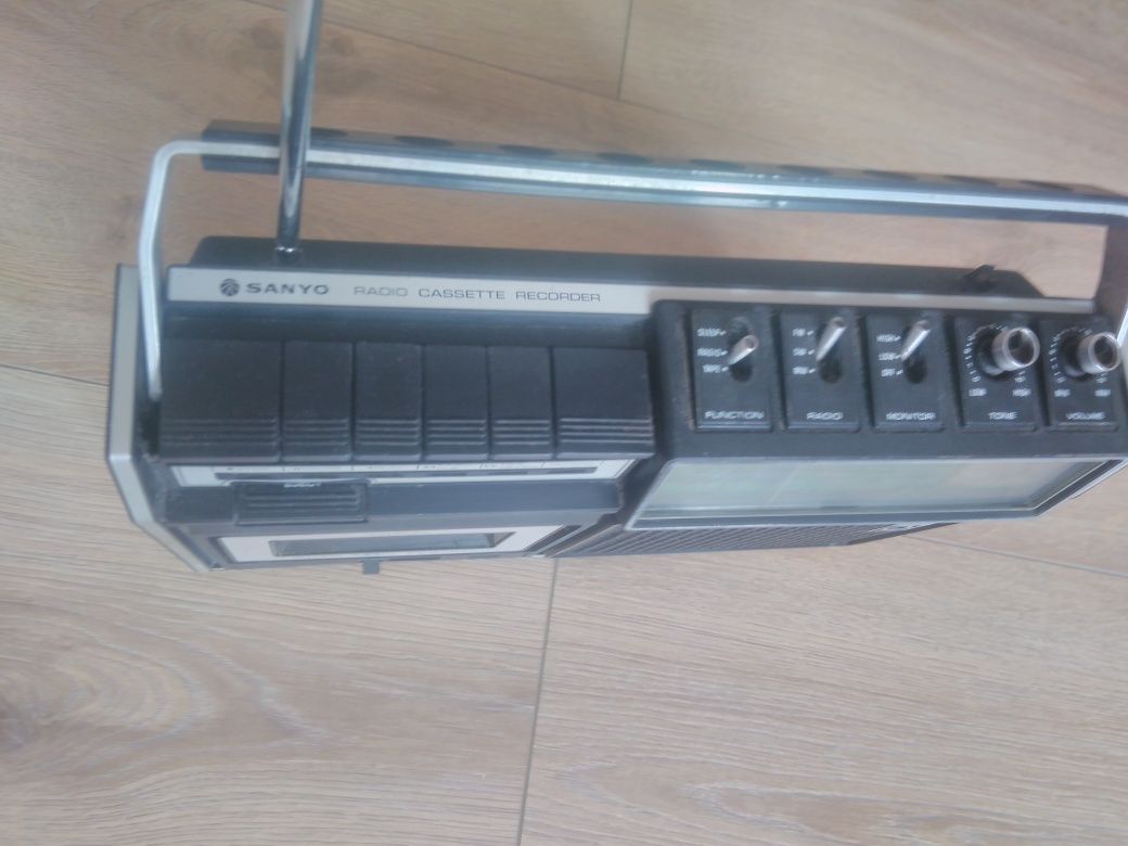 Radiomagnetofon Sanyo M2526N