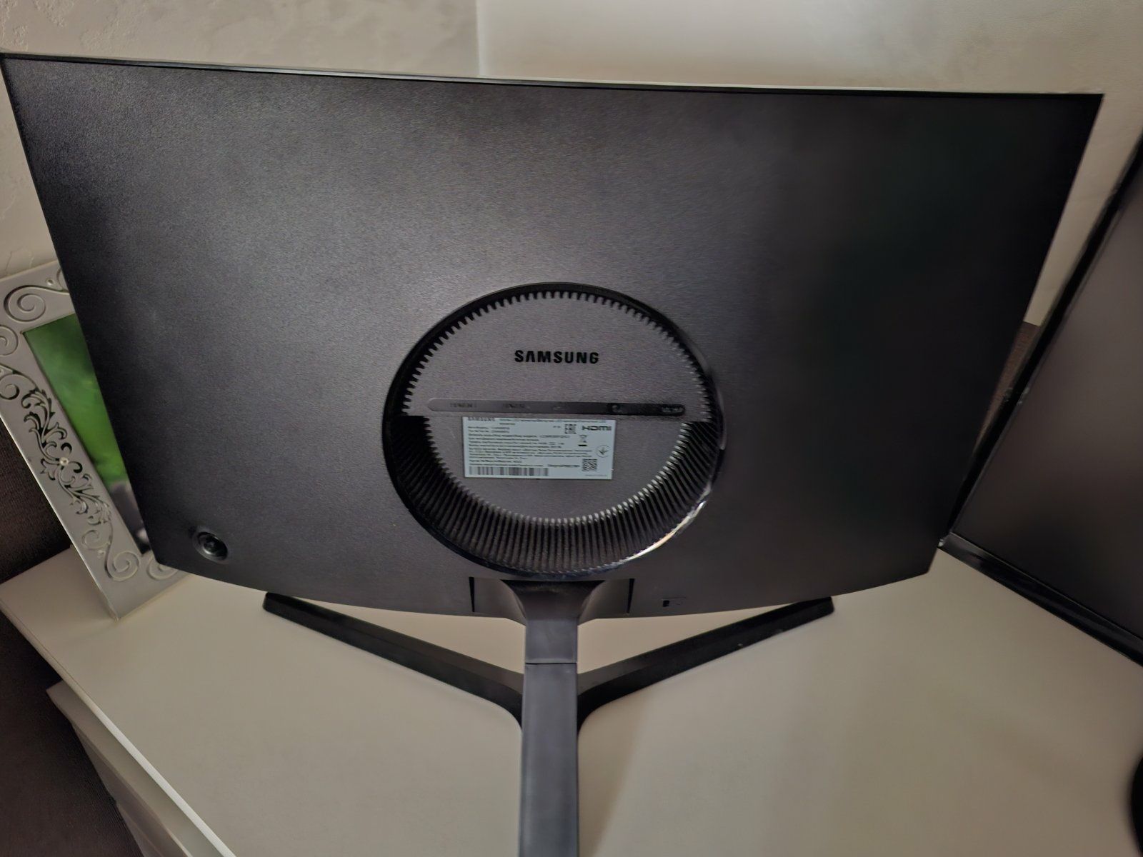 Монитор Samsung диагональ 24