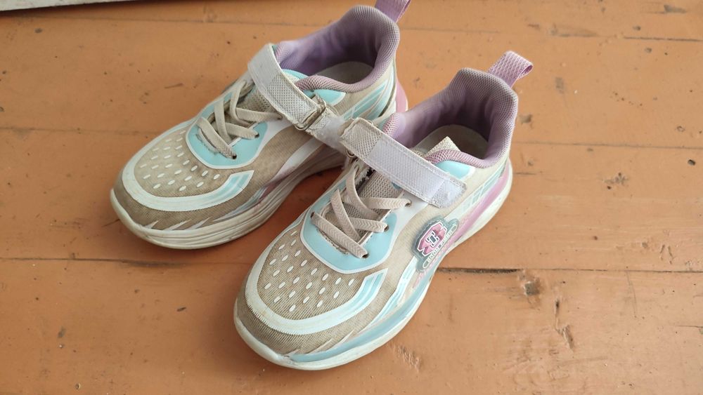 Кросівки дитячі для дівчинки 21,5см