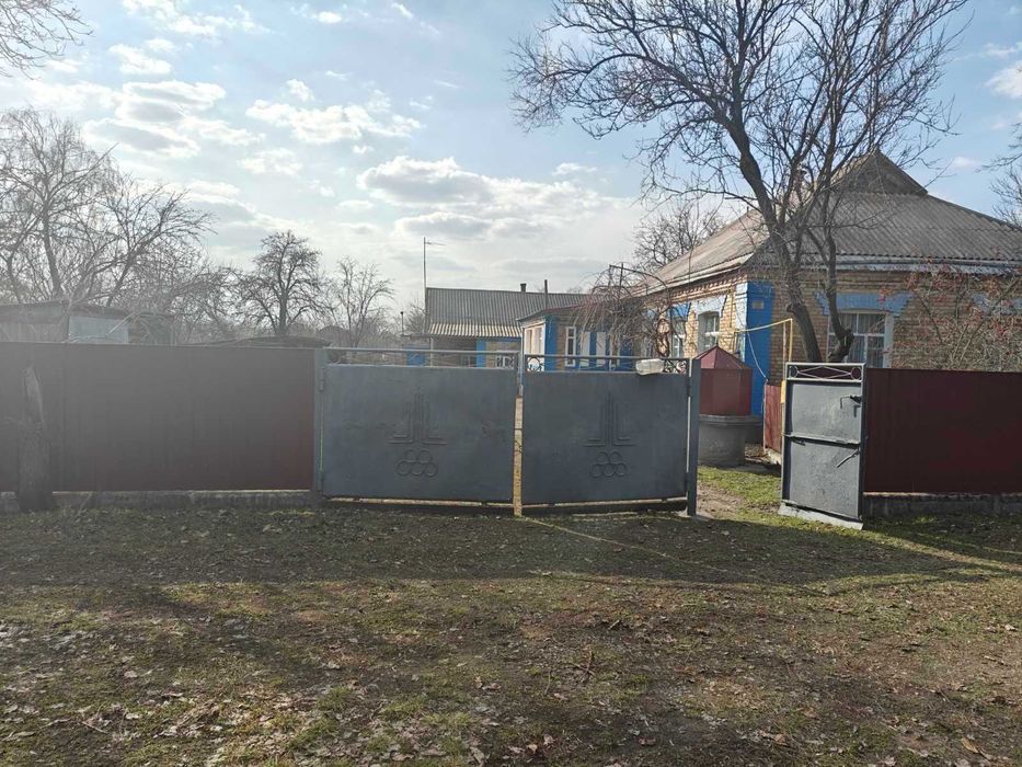 Продаж цегляного будинку у мальовничому місці