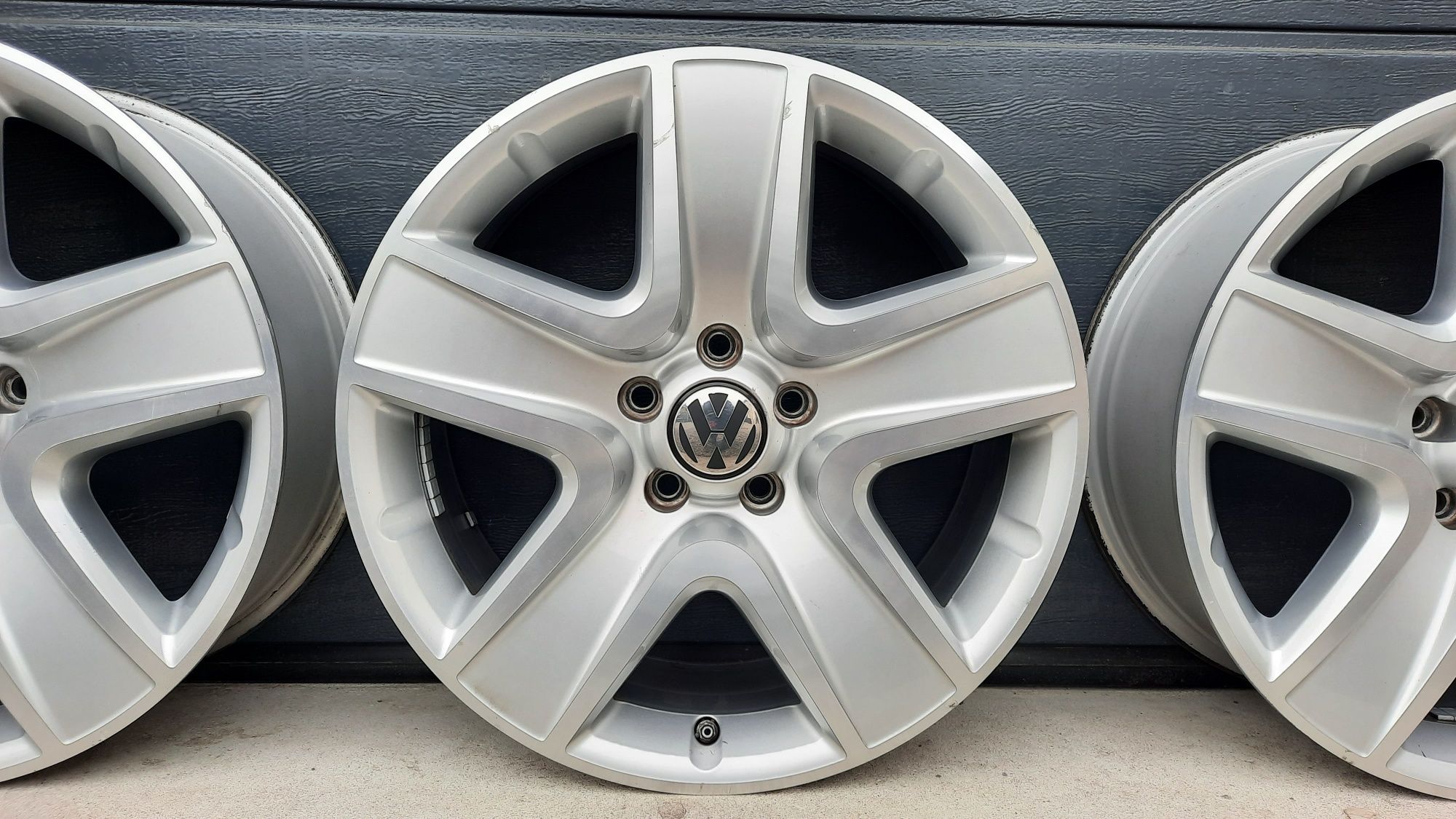4x Alufelgi 18" VW Tiguan Passat Sharan Touareg