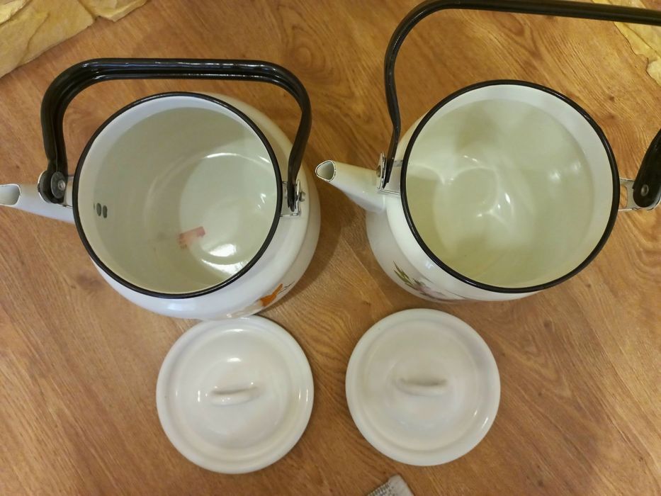 Чайник емальований новий СССР СРСР квіти листя білий емаль