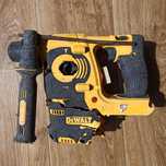 Młotowiertarka akumulatorowa DeWALT DCH253 18V uszkodzona