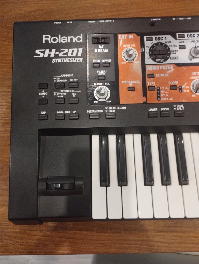 Roland SH-201 synthesizer