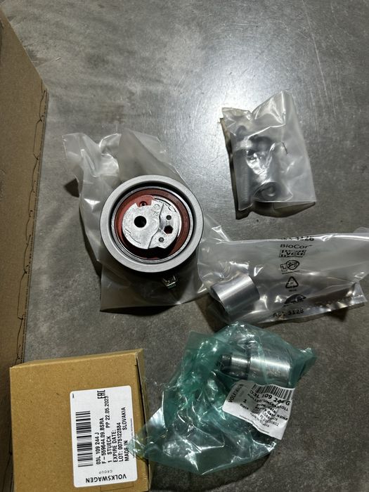 Ремкомплект ГРМ VW 1.6 2.0 TDI Crafter Caddy passat Skoda Audi seat