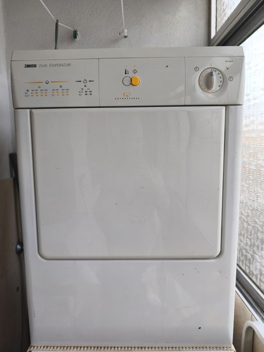 Máquina de secar roupa Zanussi dual temperature