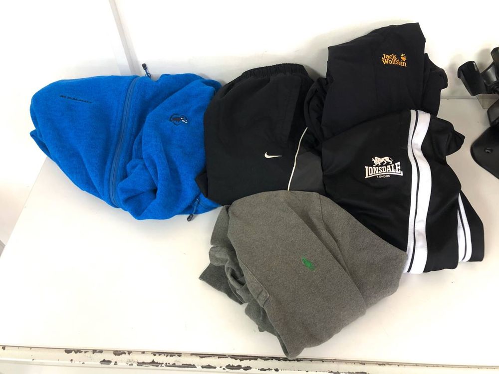 Шорты найк лампасы карго nike поставка вещей худи пума кофта puma реп