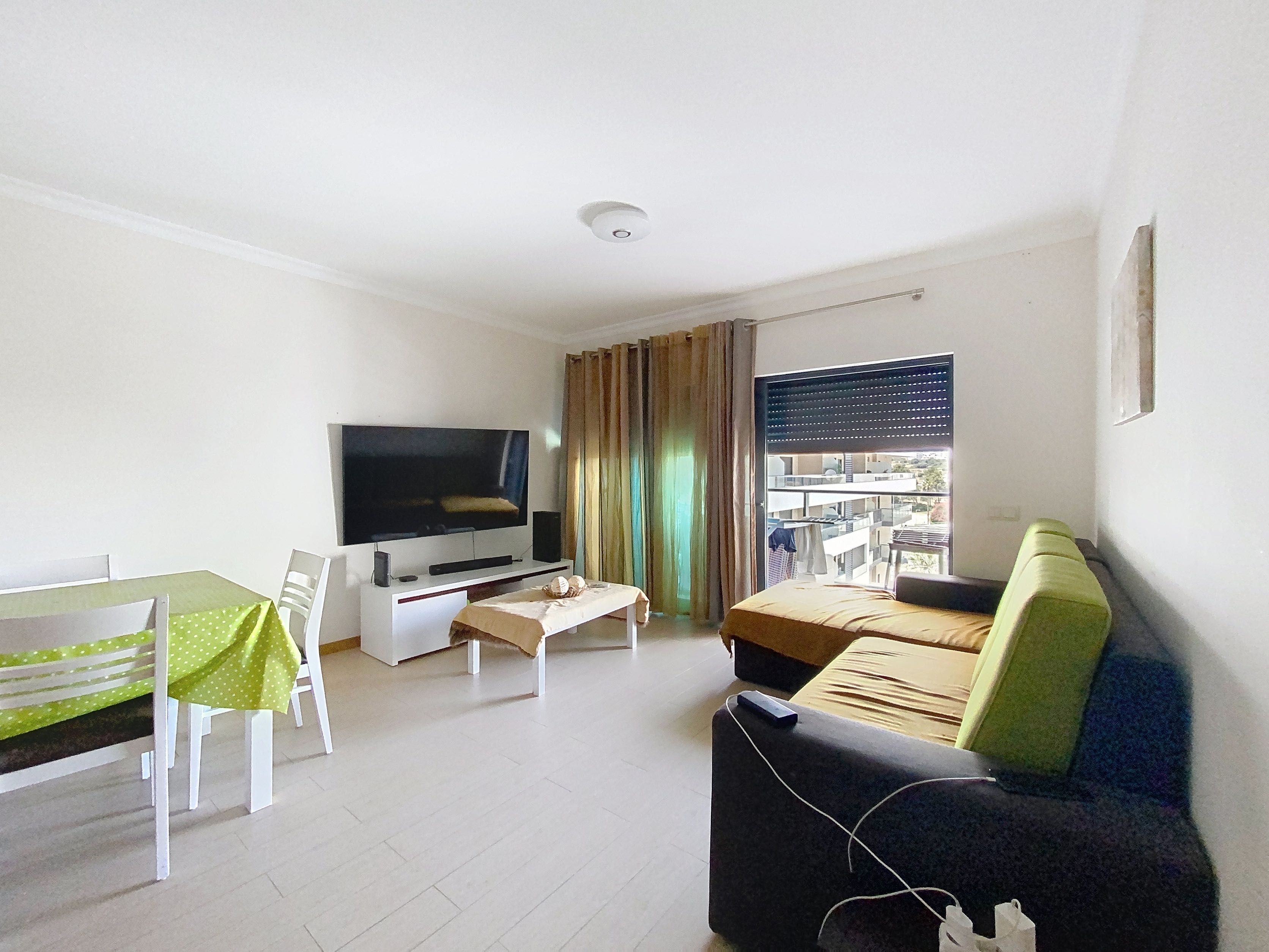 T2 de Luxo para Arrendamento Anual – Rocha Prime Residence