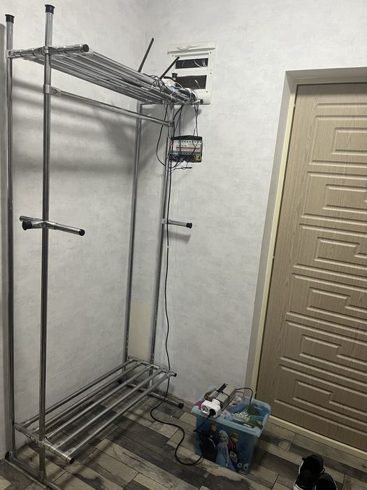 Стойка для одежды, шкаф