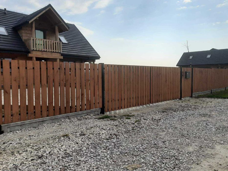 Ogrodzenie frontowe z bloczków ozdobnych, przęsła, kompleksowy montaż